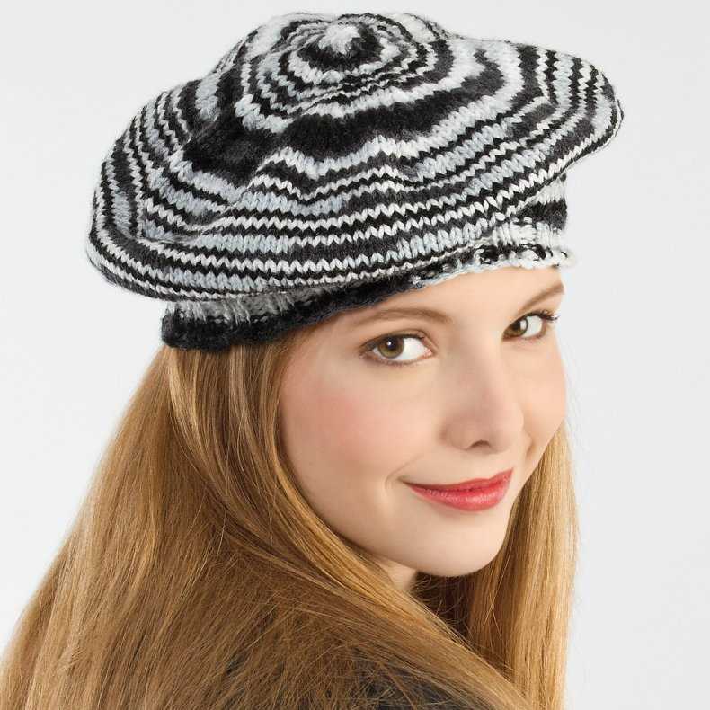 Simple knitted beret pattern