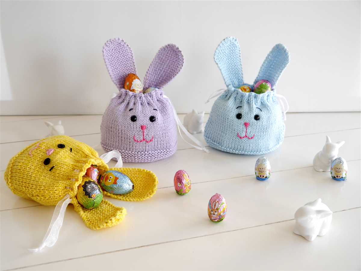 Free knitted bunny egg cosy pattern