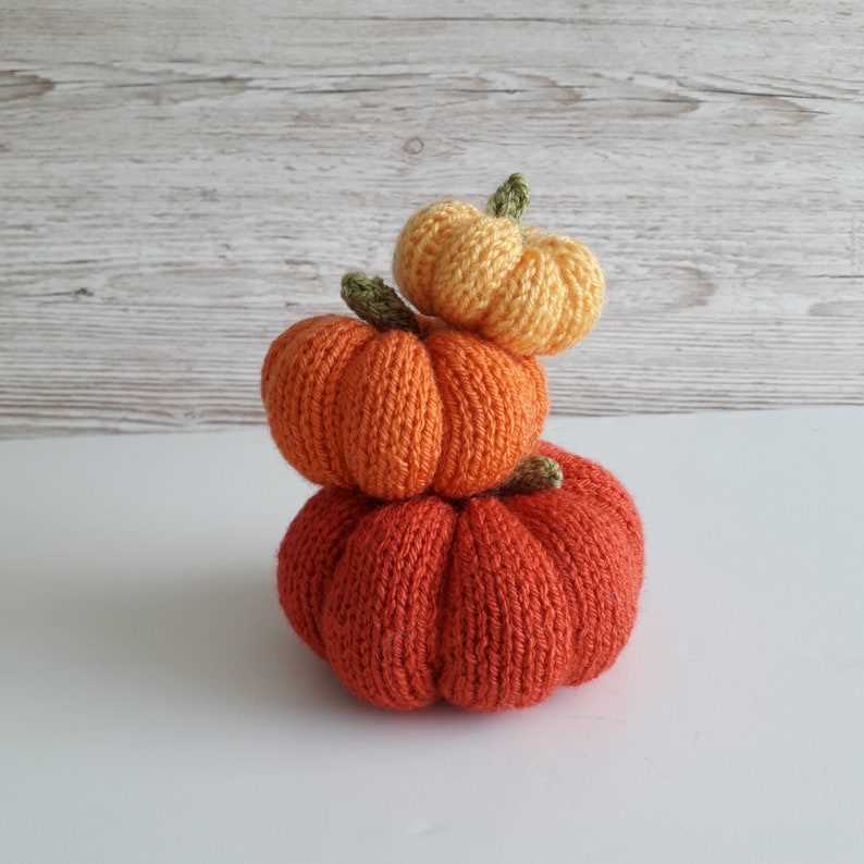 Knitted pumpkin pattern chunky yarn