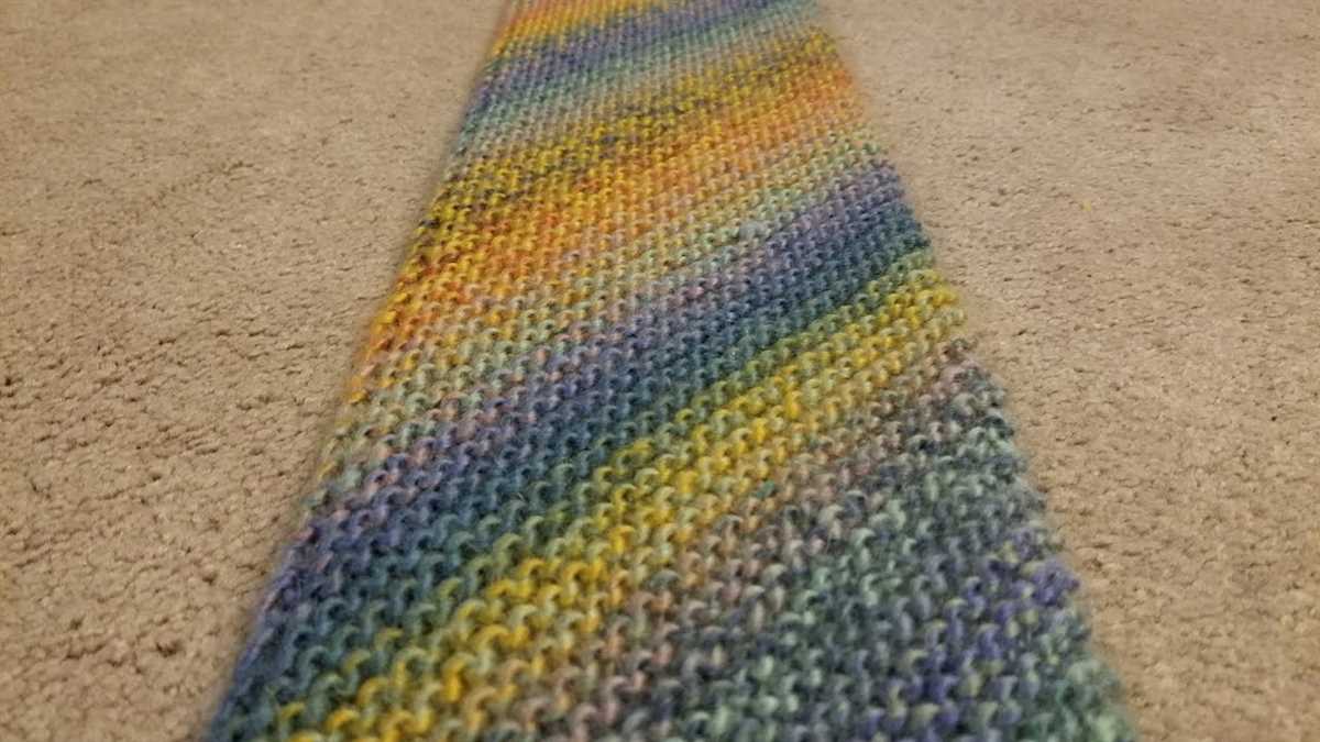 Diagonal knitting scarf pattern