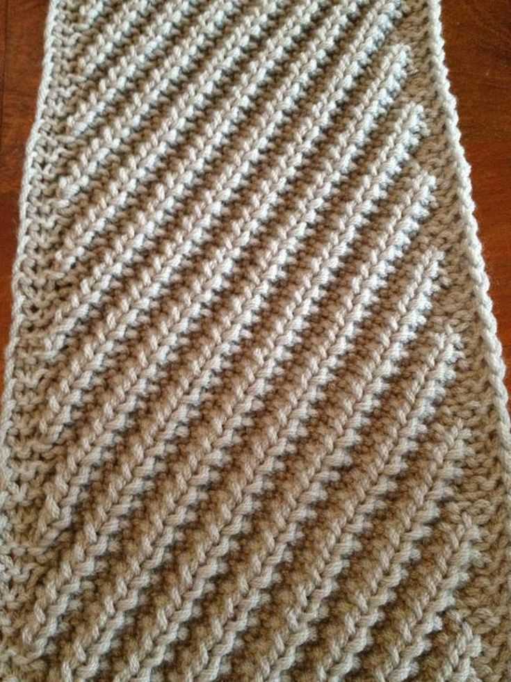 Diagonal knitting scarf pattern