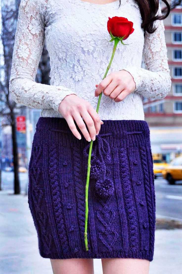 Mini skirt knitting pattern