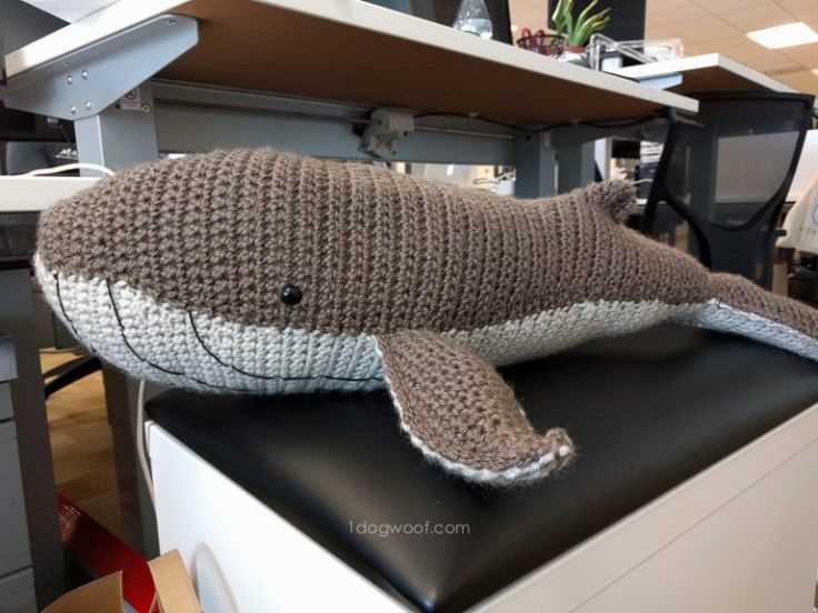 Free whale knitting pattern