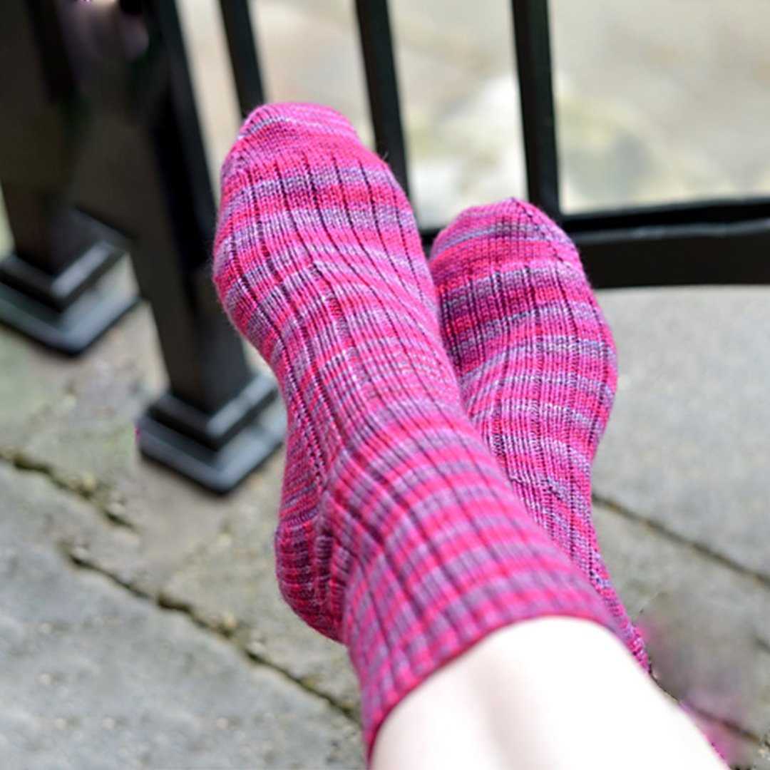 Men's ribbed socks knitting pattern