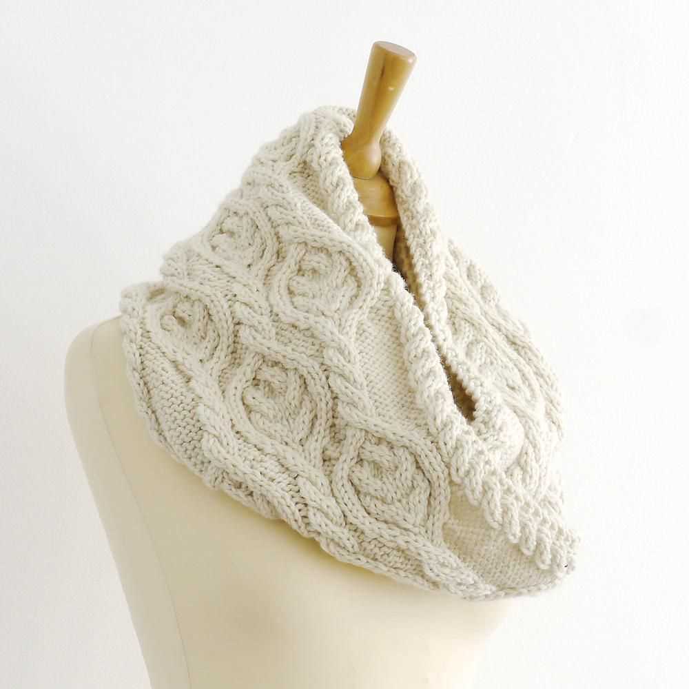 Greyhound snood knitting pattern