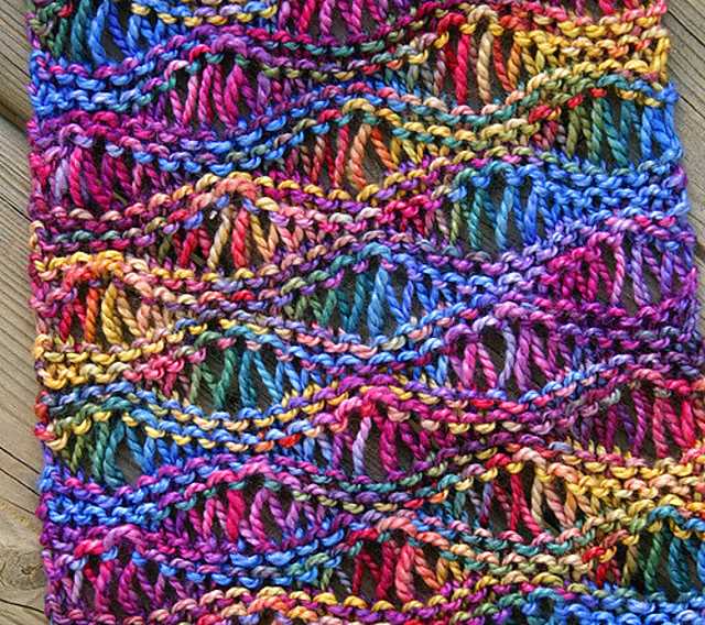 Knitting multicolor patterns