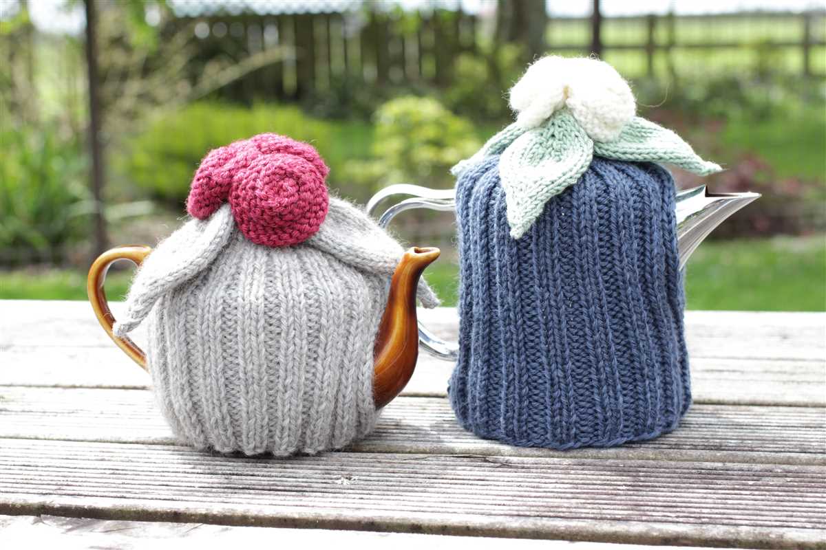 Knitted tea cosy pattern