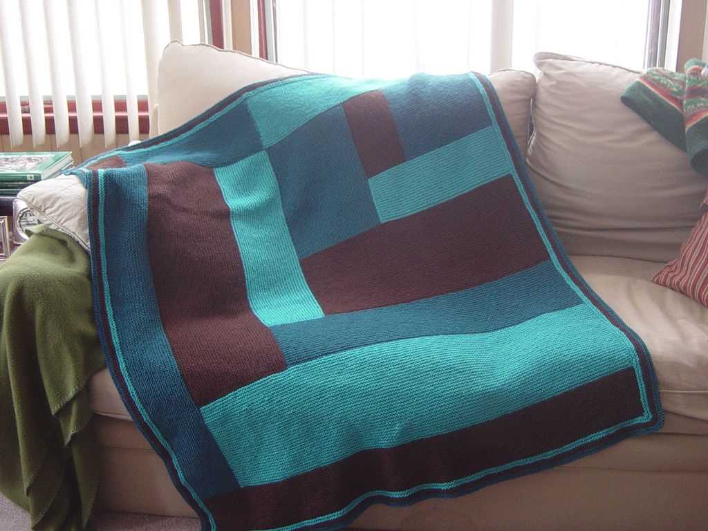 Free knitting pattern for log cabin blanket