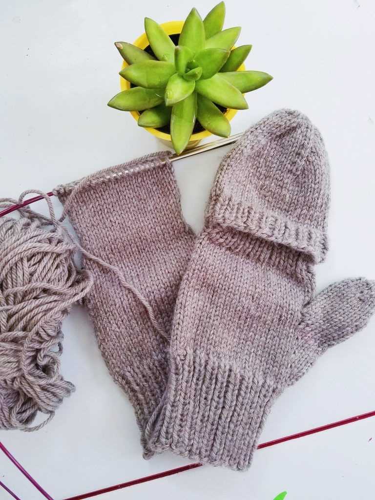 Worsted weight knit mitten pattern