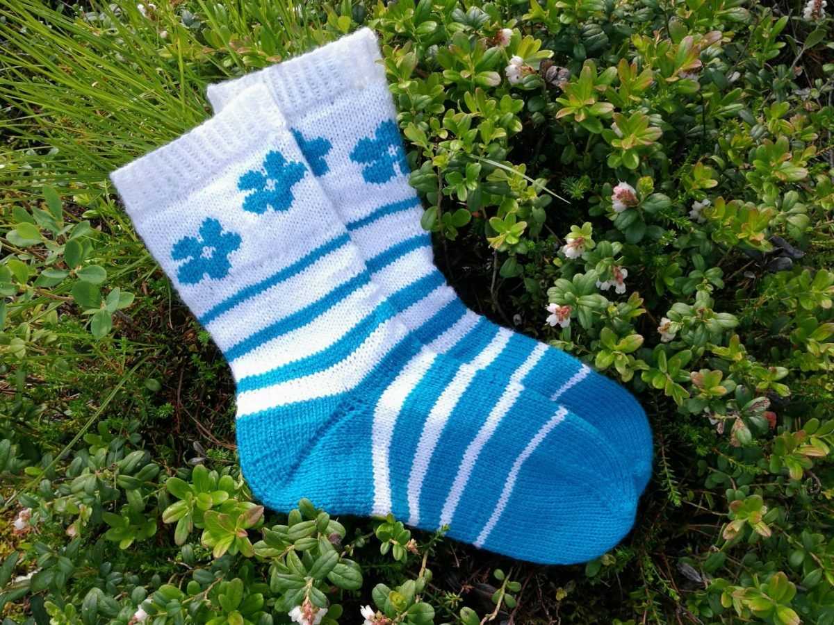 Classic socks knitting pattern