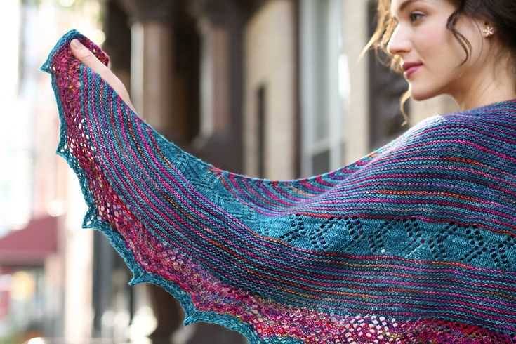 Asymmetrical knitted shawl pattern