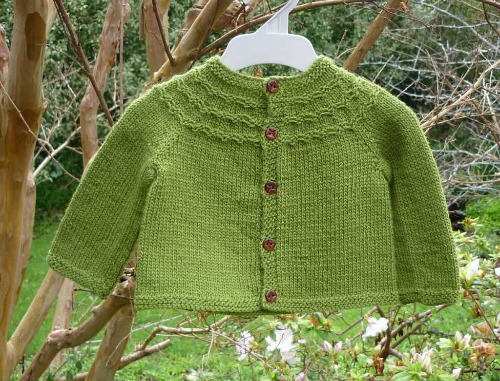 Free baby sweater knitting patterns for beginners