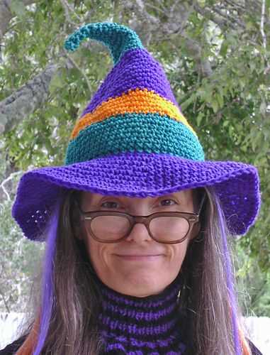 Knitted witch hat pattern