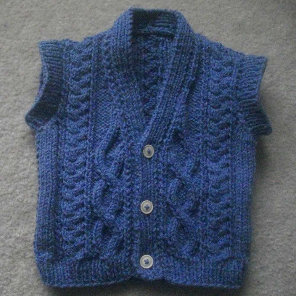 Knitting pattern for sleeveless vest