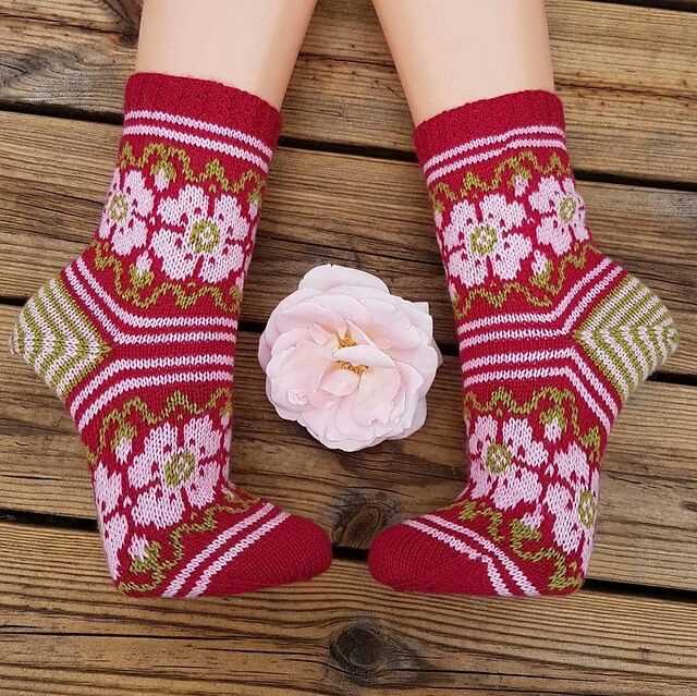 Hand knit socks pattern