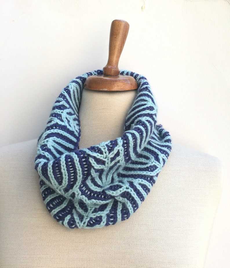 Hand knit cowl patterns