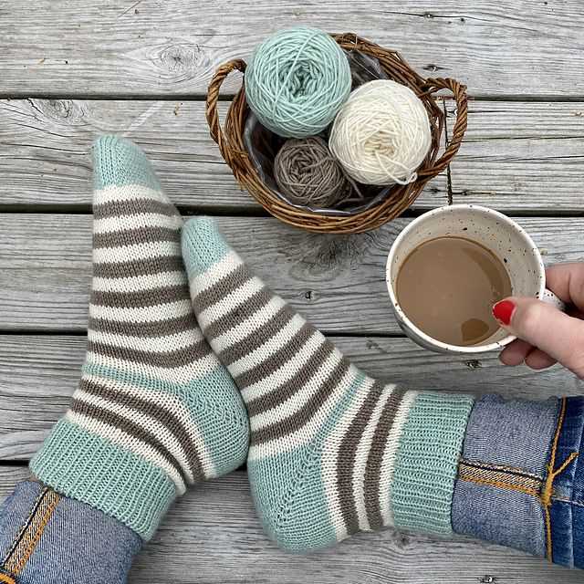 Hand knit socks pattern