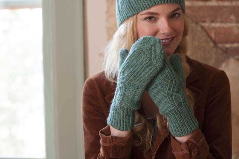 Hat scarf and mittens knitting pattern