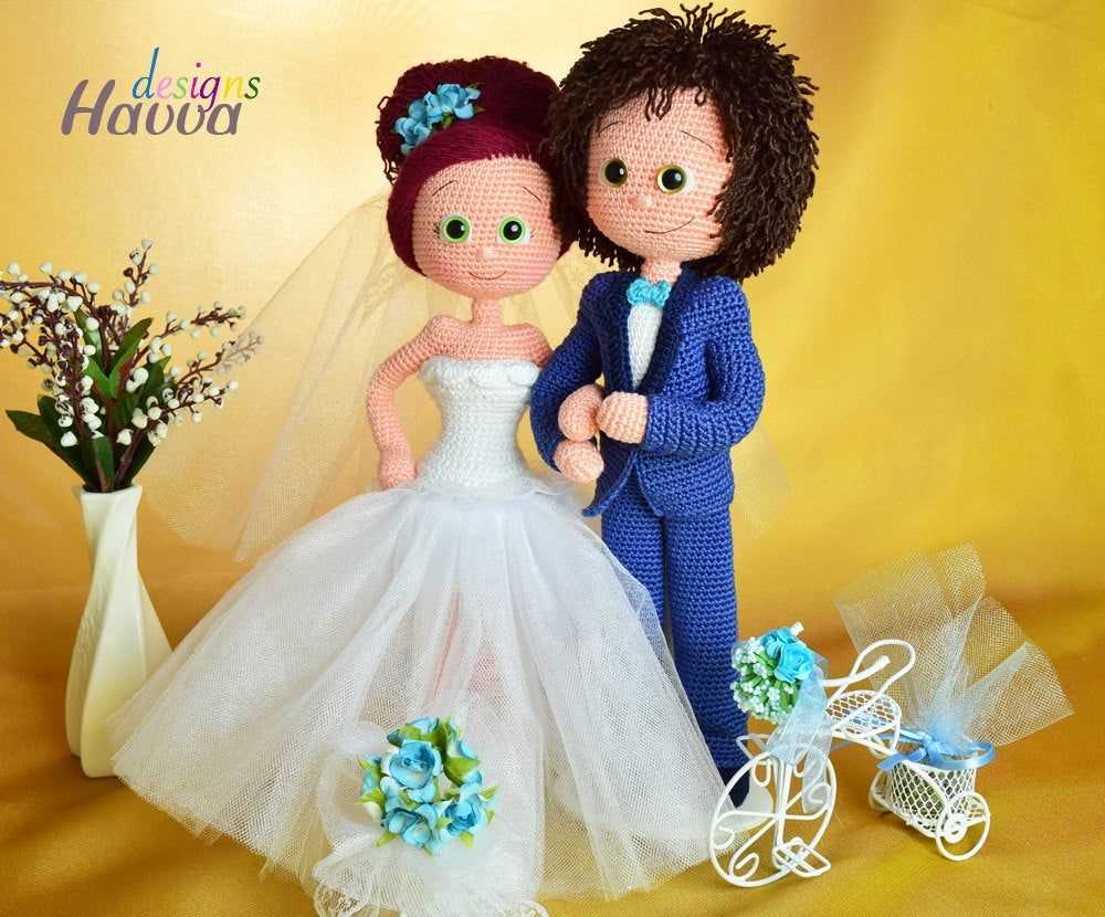 Free knitting pattern for bride and groom dolls