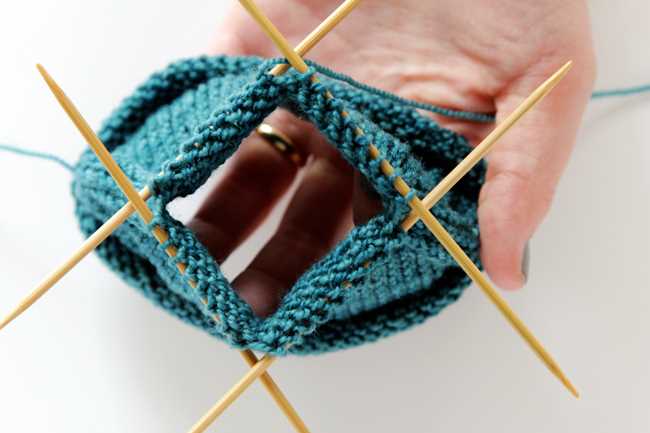 Knitting patterns for double pointed needles