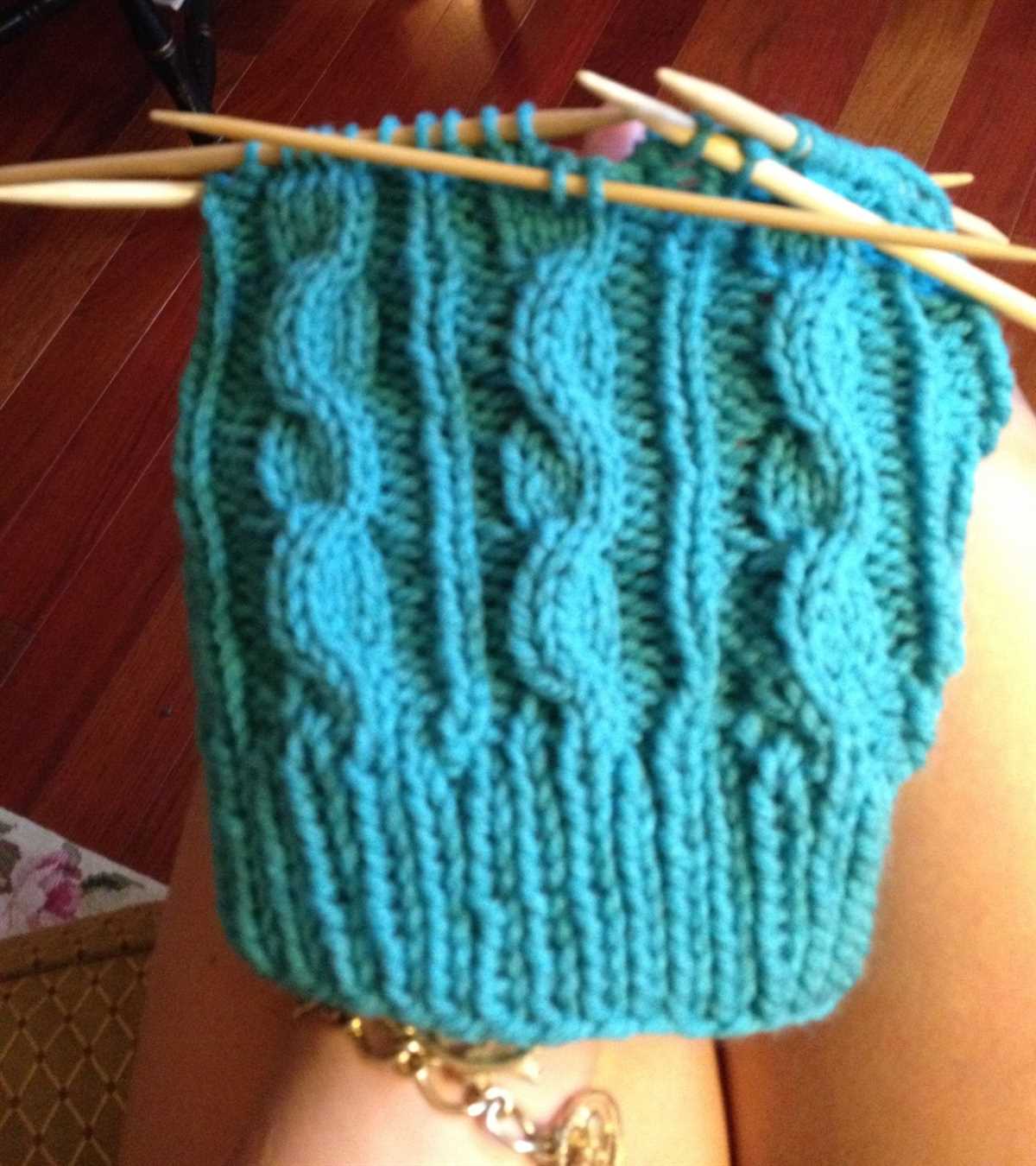 Horizontal cable knit hat pattern