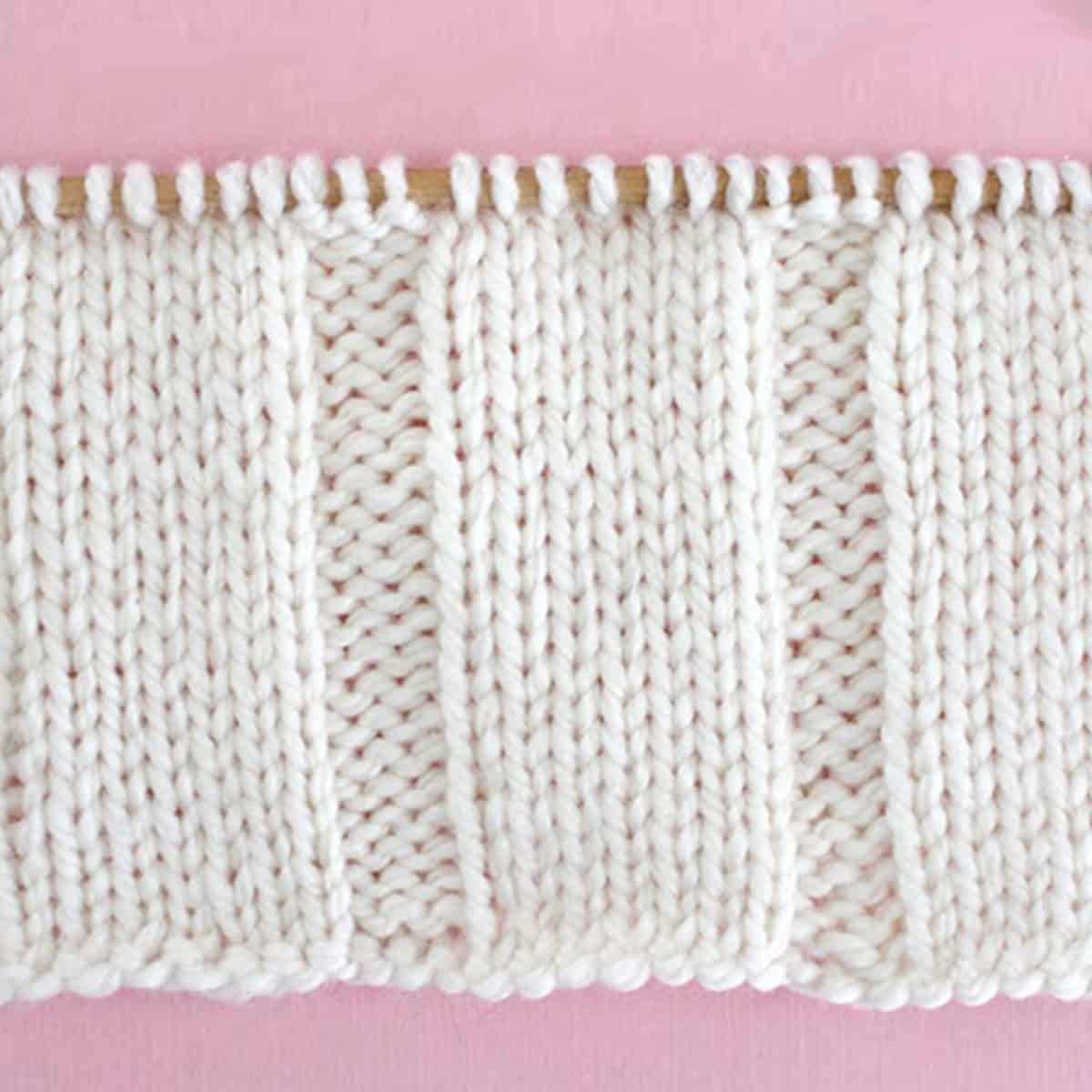 Stockinette stitch knitting pattern