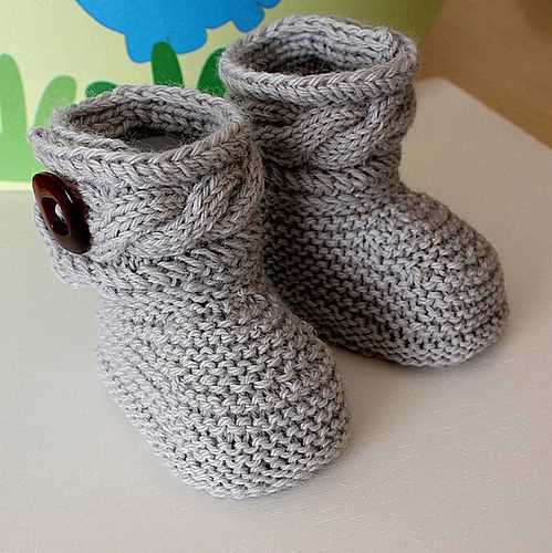 Hug boots knitting pattern