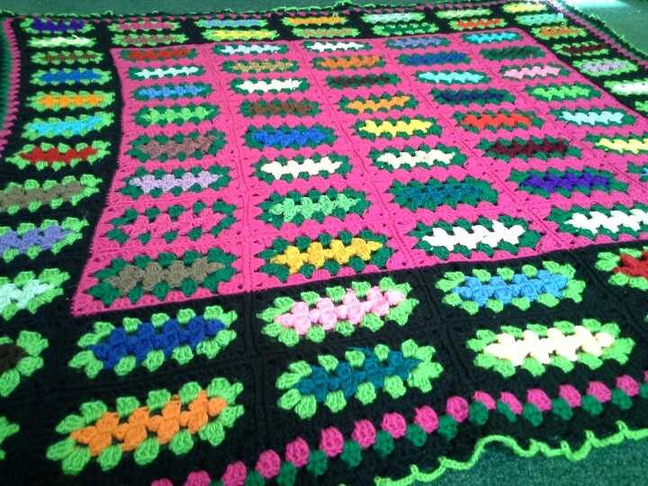 Knitted granny square blanket pattern