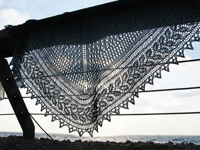 Icelandic lace shawl knitting pattern