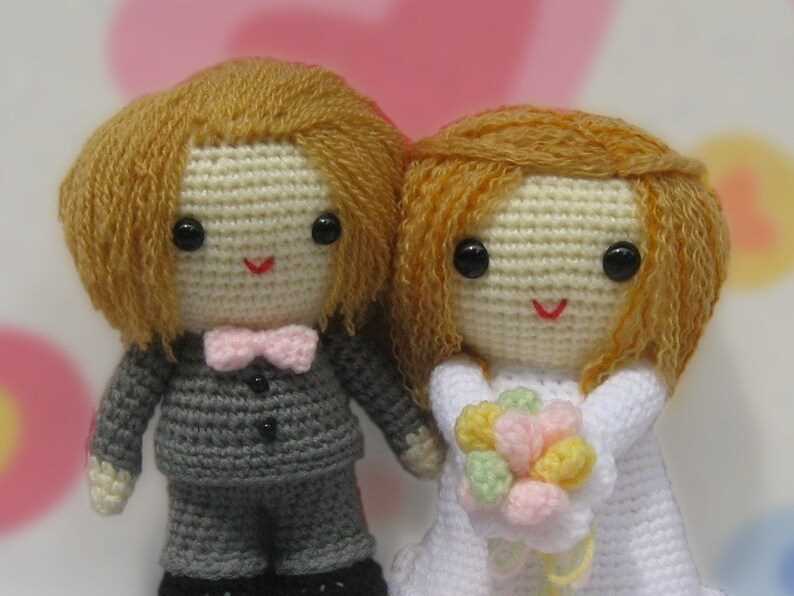 Free knitting pattern for bride and groom dolls