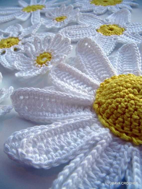 Knit daisy flower pattern