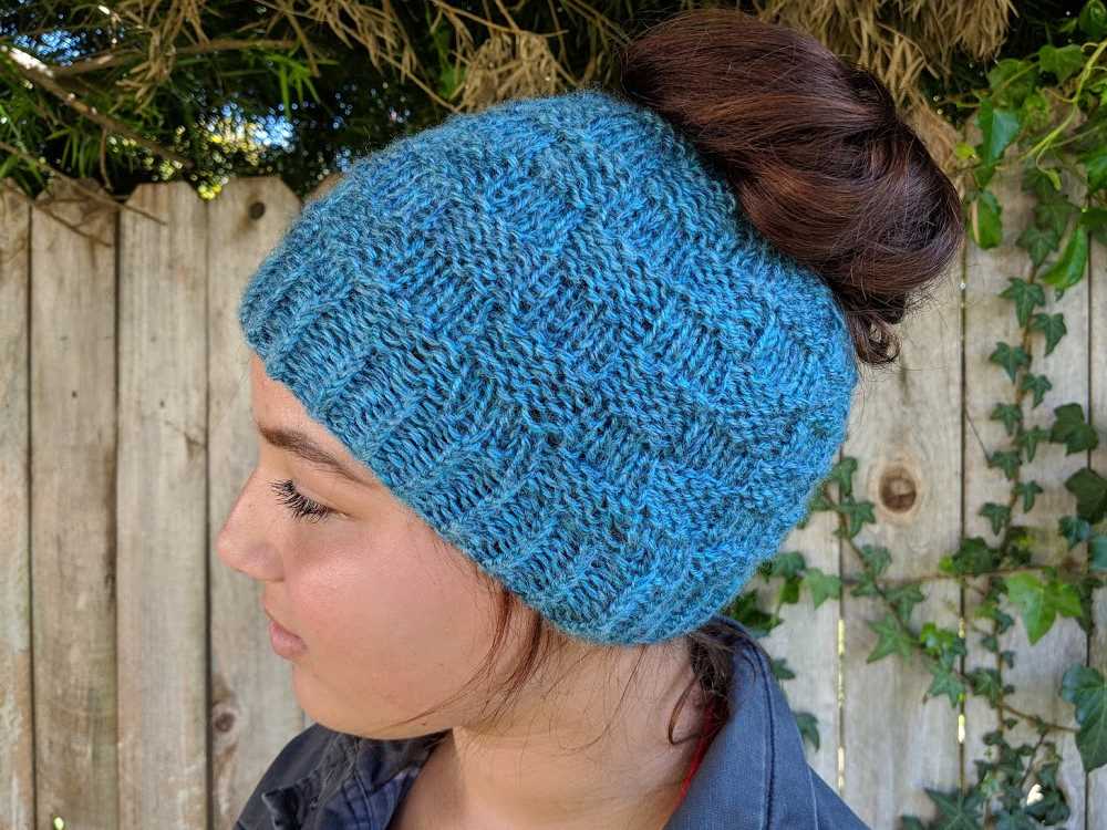 Messy bun knit hat pattern