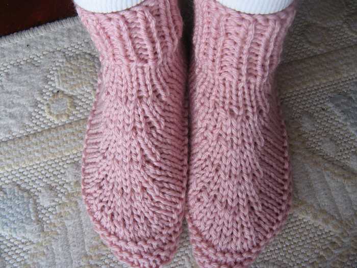 Bulky slippers knitting pattern