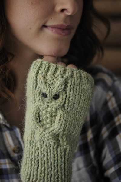 Free owl fingerless gloves knitting pattern