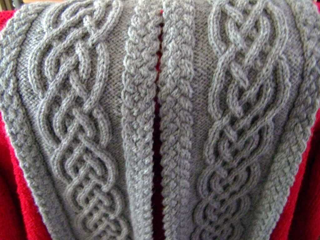 Single cable knit scarf pattern