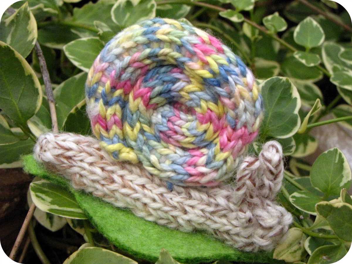 Knitted snail pattern