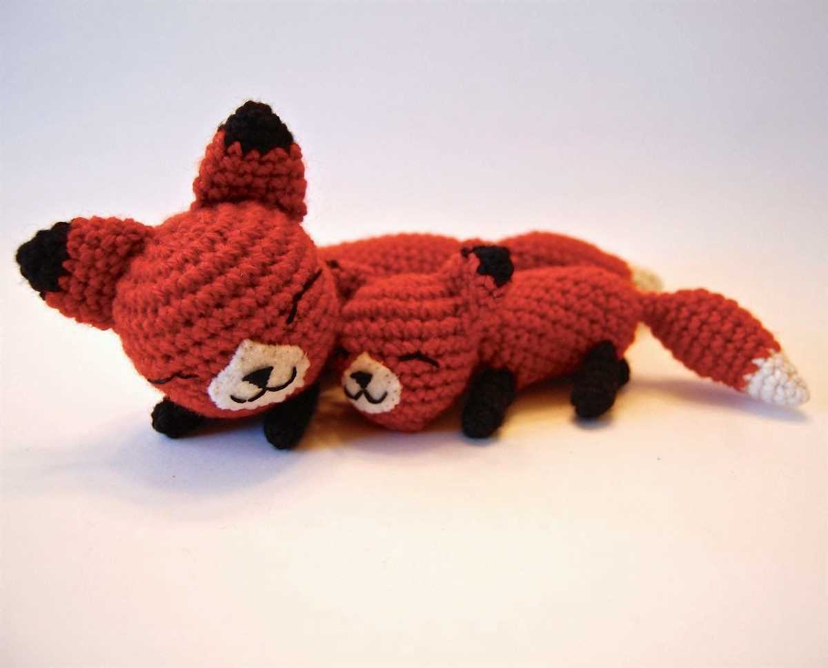 Free fox toy knitting pattern