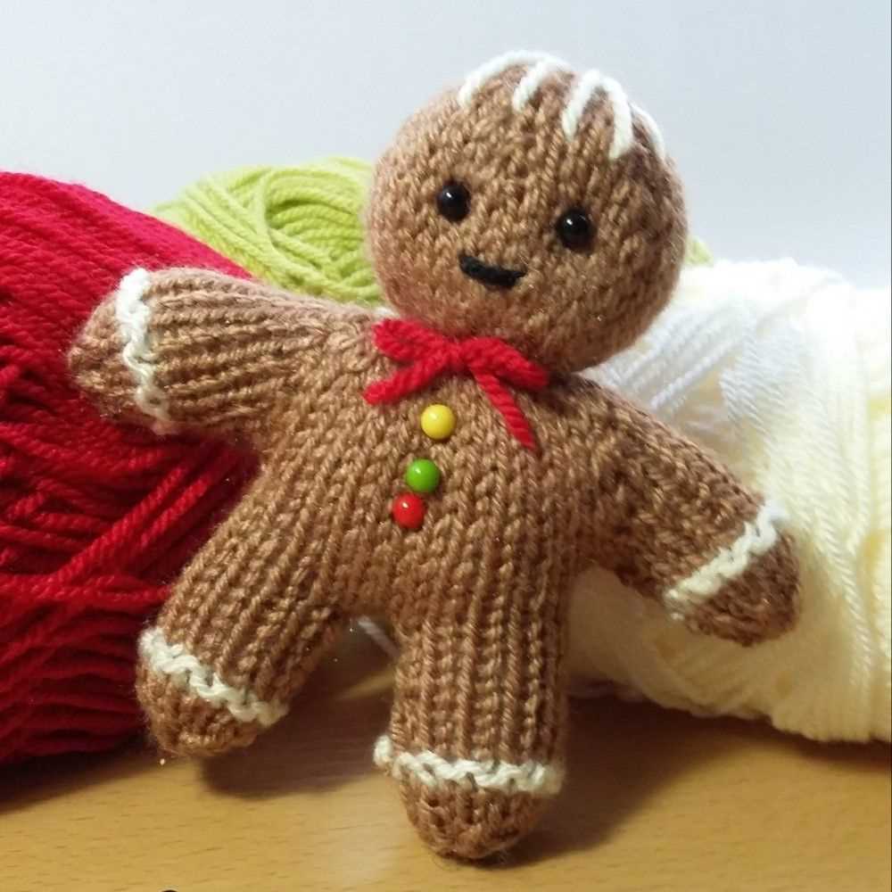 Free knitted gingerbread man pattern