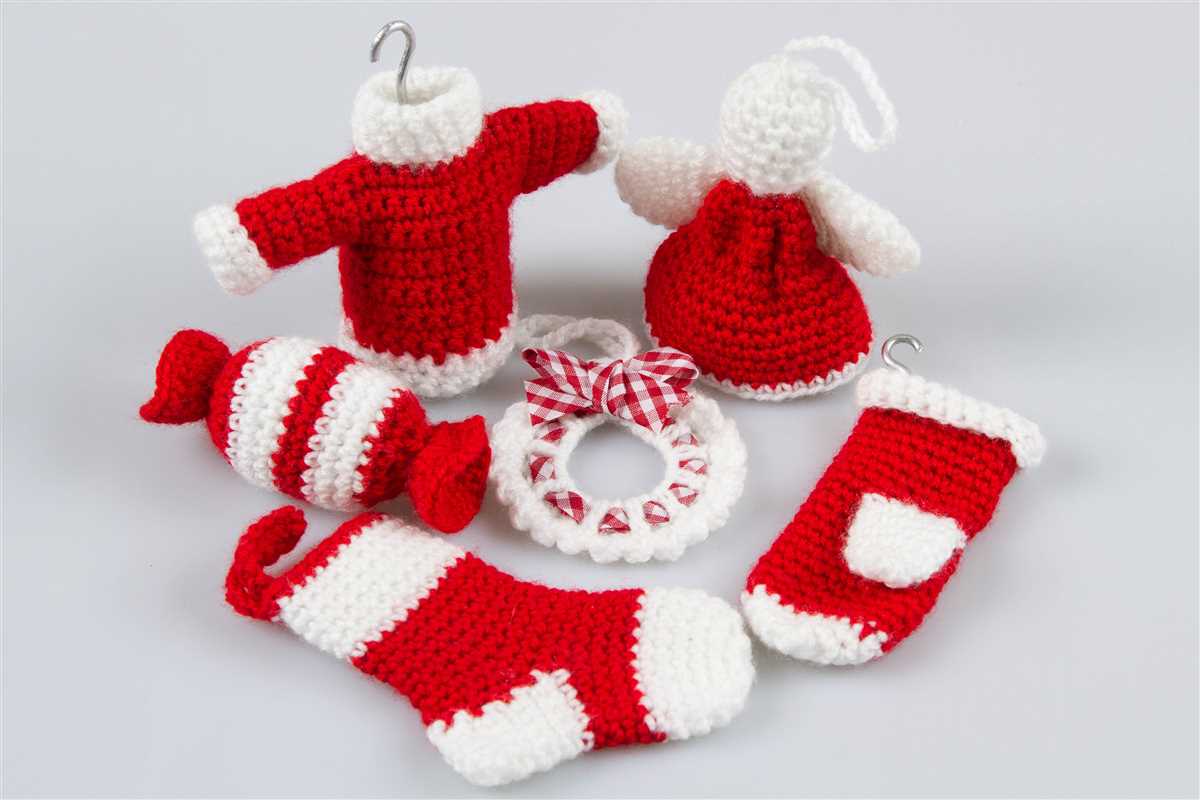 Knitted mitten christmas ornament pattern