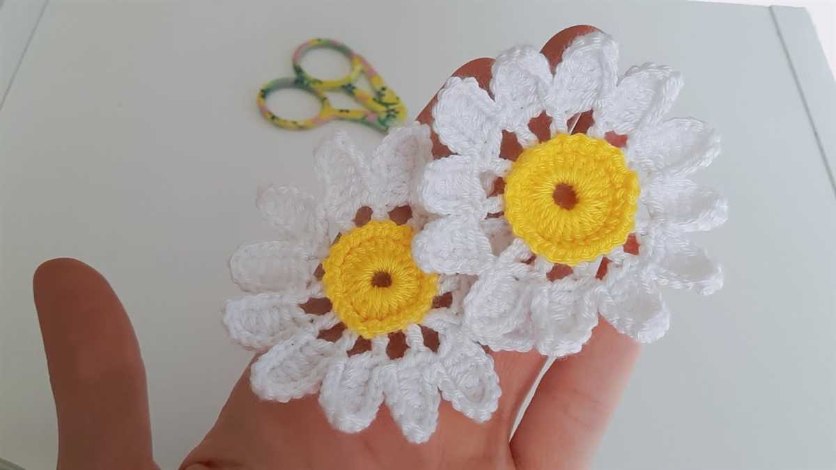 Knit daisy flower pattern