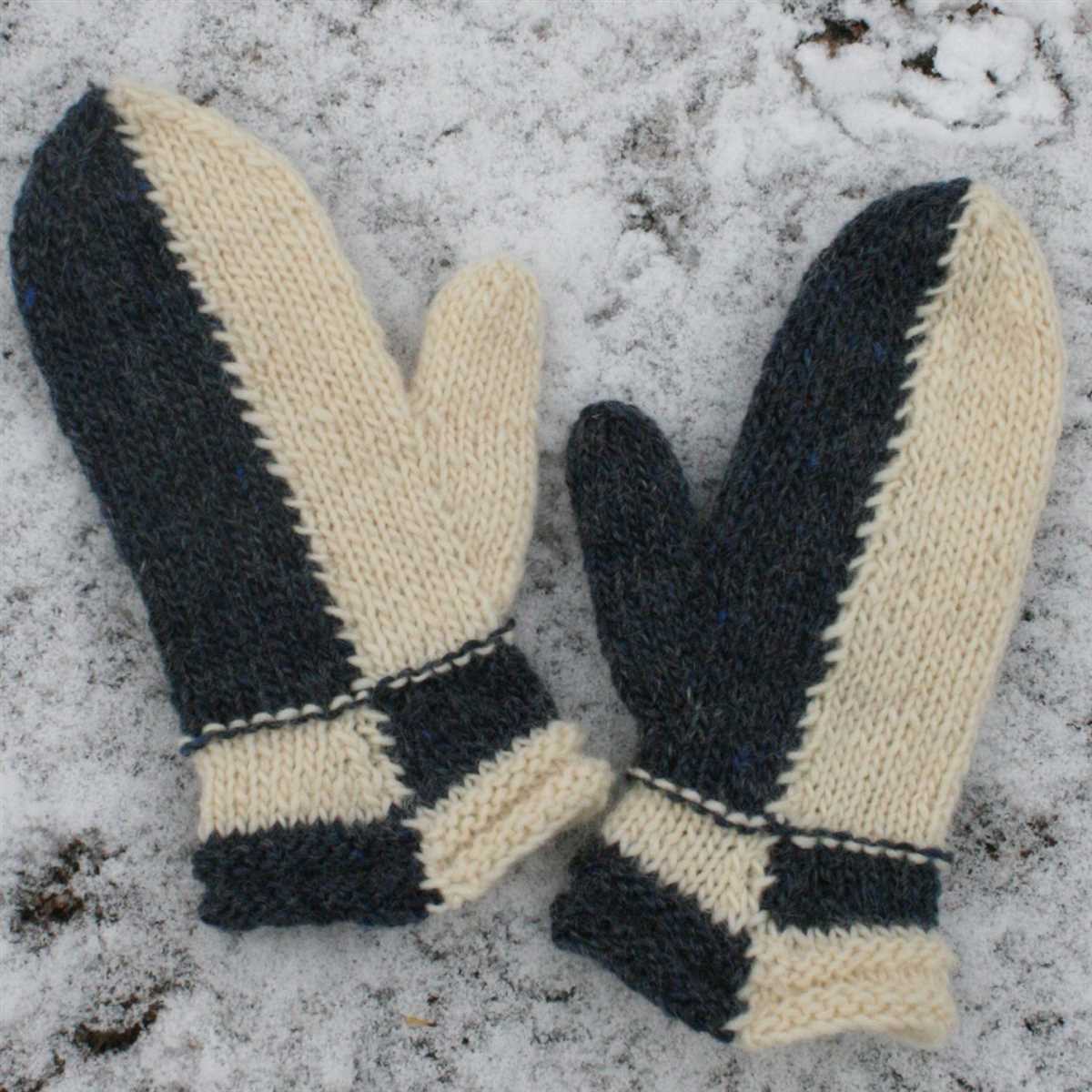 Knit flat mitten pattern