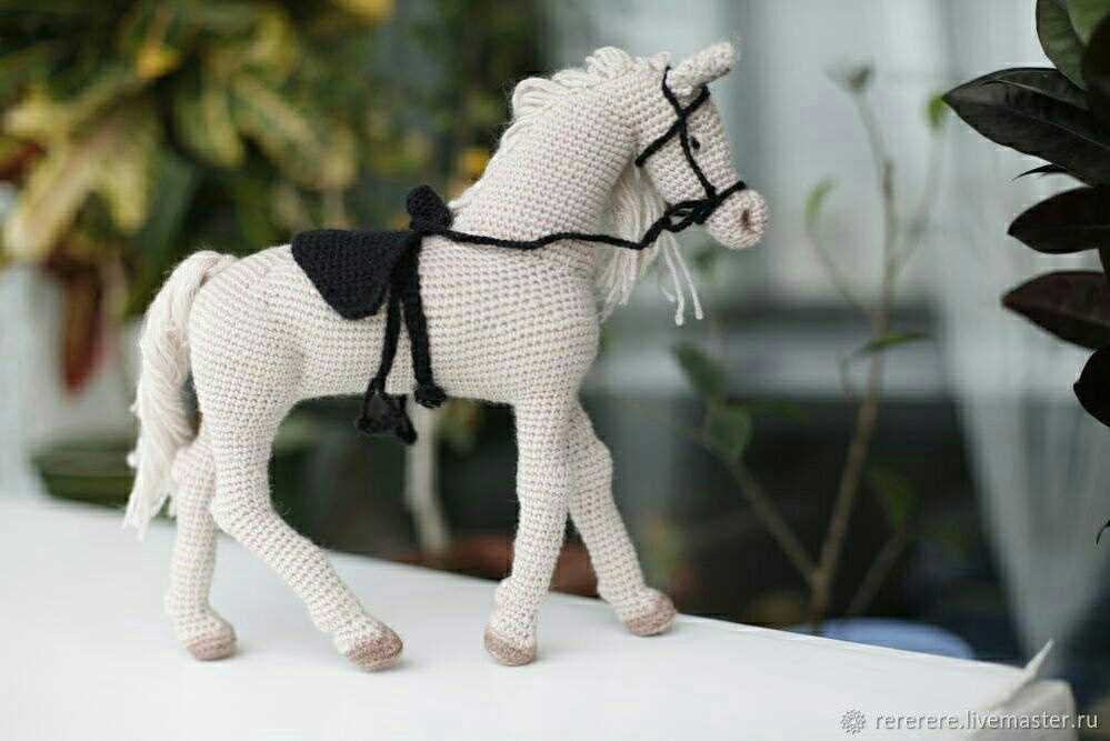 Knit horse hat pattern