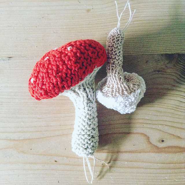 Knit mushroom hat pattern