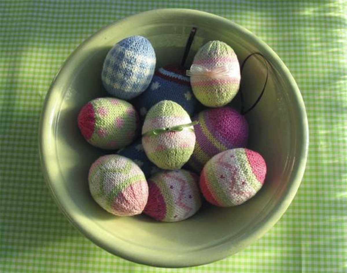 Knit easter egg pattern