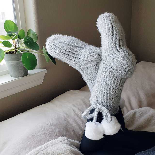 Knit fuzzy socks pattern