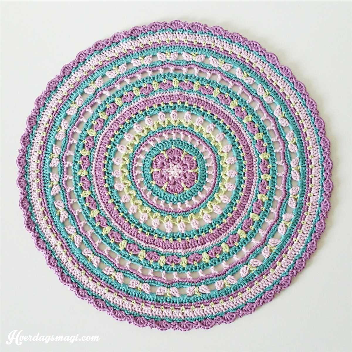 Knit mandala pattern