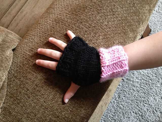 Knit wrist warmers free pattern