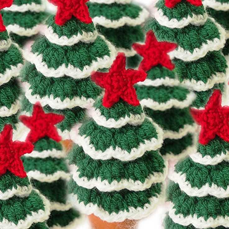 Knitted christmas tree garland pattern