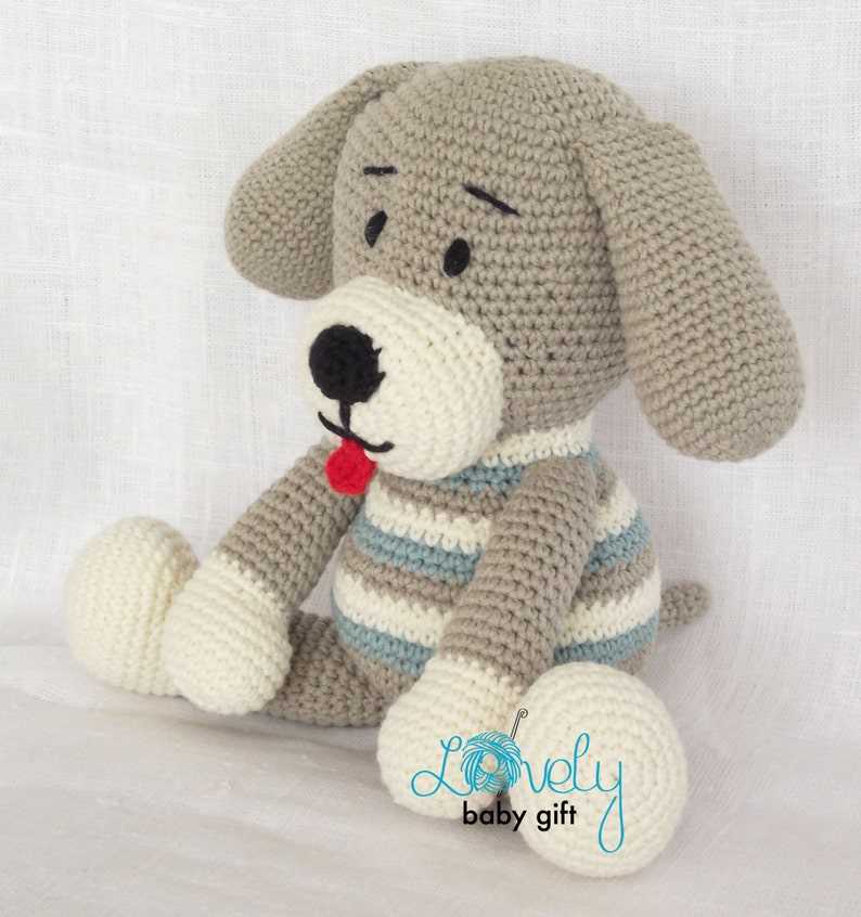 Knitted dog patterns toy