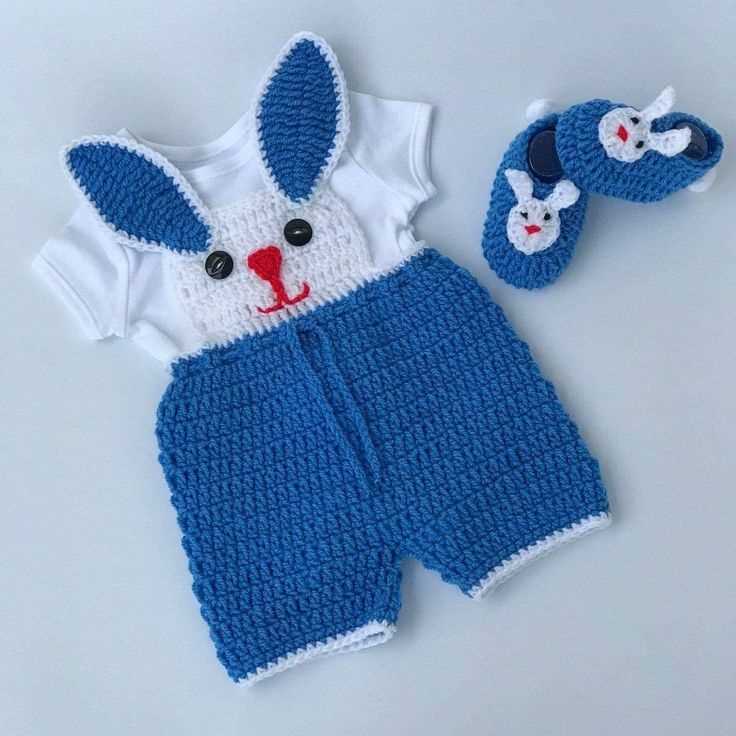 Knitted dungarees pattern